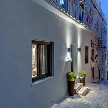 Syrose Apartman Ermúpoli